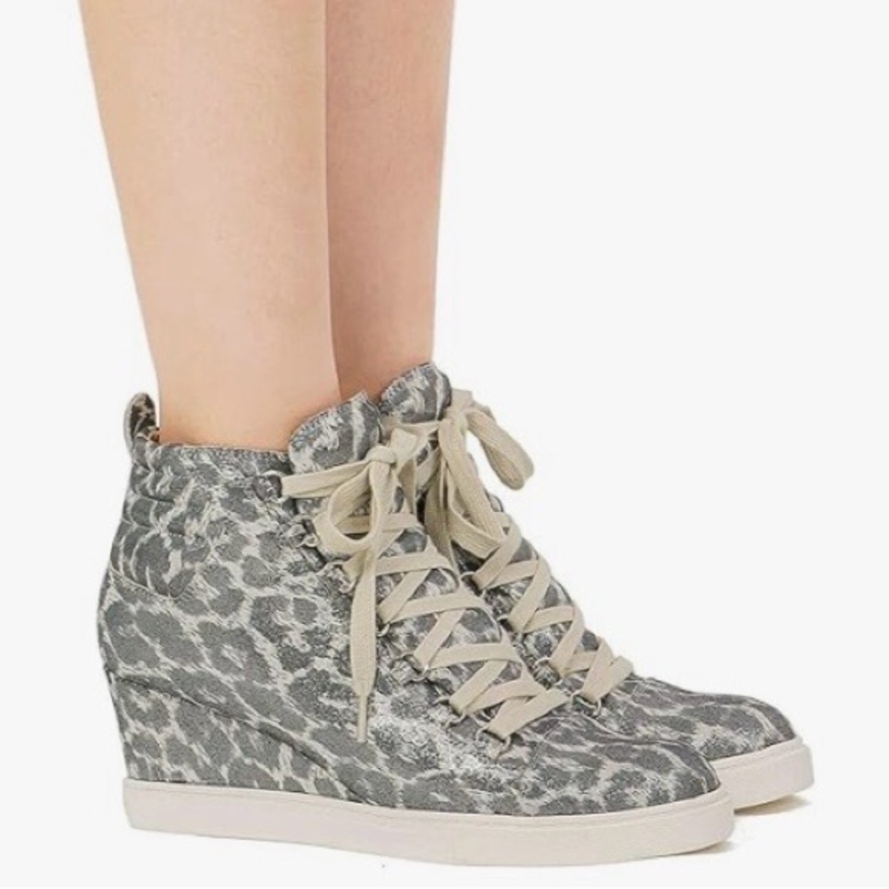 Price Drop🎉 Linea Paolo Fenton Leopard Wedge Sneaker